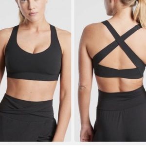 Athlete Pirouette Sports Bra in Black